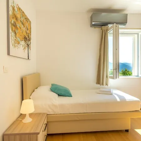 Hedera Estate, Hedera Vii Βίλα *