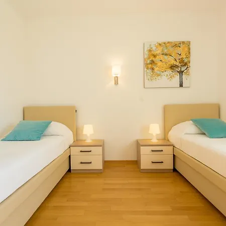 Hedera Estate, Hedera Vii Βίλα