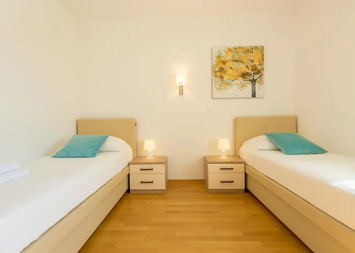 Hedera Estate, Hedera Vii Willa