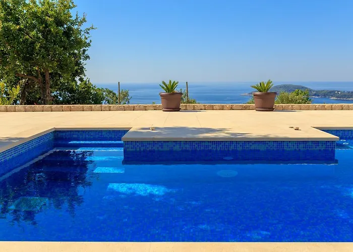 Hedera Estate, Hedera Vii Willa *