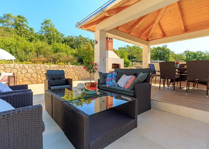 Hedera Estate, Hedera Vii Willa *