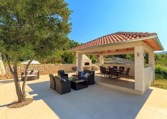 Hedera Estate, Hedera Vii Willa