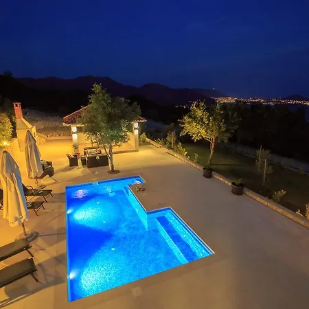 Hedera Estate, Hedera Vii Villa *