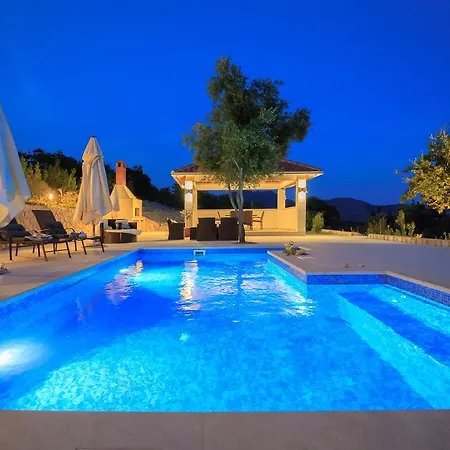 Villa Hedera Vii *