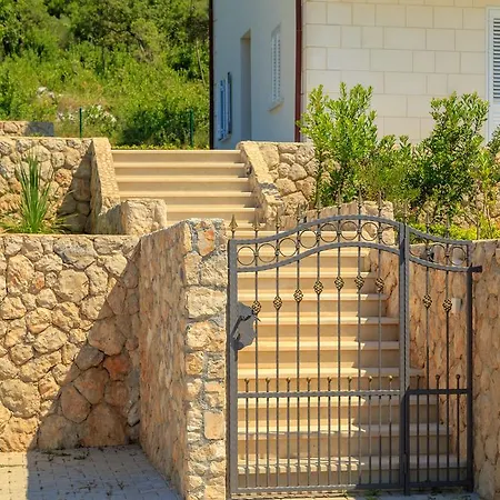 Hedera Vii Villa *