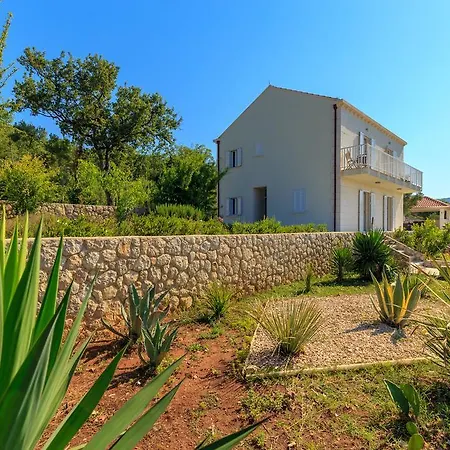 Villa Hedera Vii *