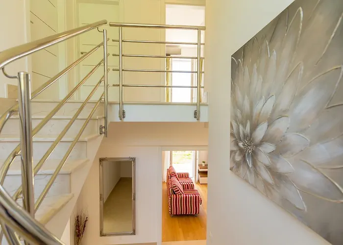 Hedera Estate, Hedera Vii Vila