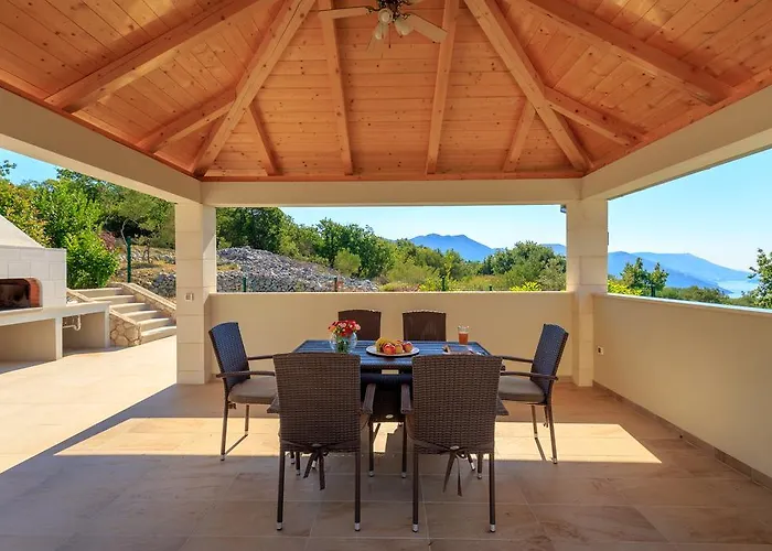 Hedera Estate, Hedera Vii Vila